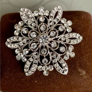 Vintage Brooches Bundle